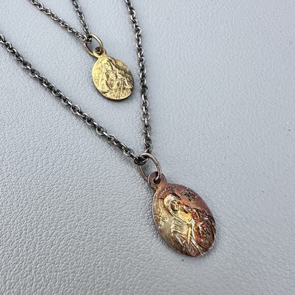 Vintage Sacred Heart & Madonna Medal Necklace Chain Stack Small Silver Tone - Picture 4 of 5